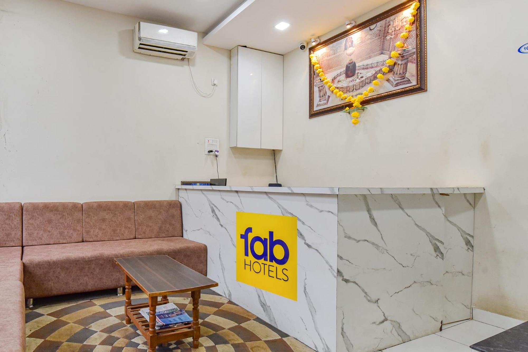 Fabexpress Devani Palace Ujjain Esterno foto