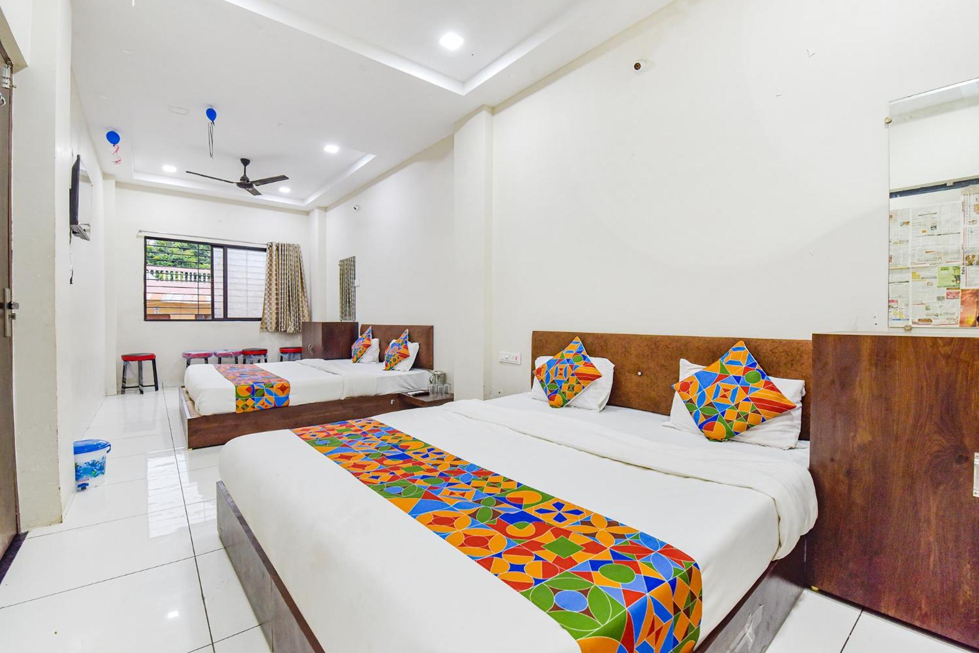 Fabexpress Devani Palace Ujjain Esterno foto